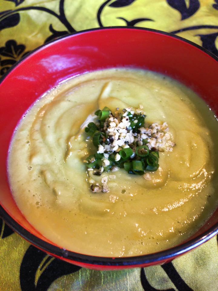 アボカド味噌スープ